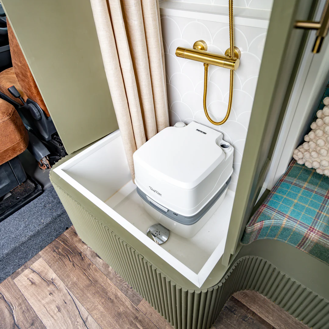 Nicola - Automatic Luxury Campervan - Image 34