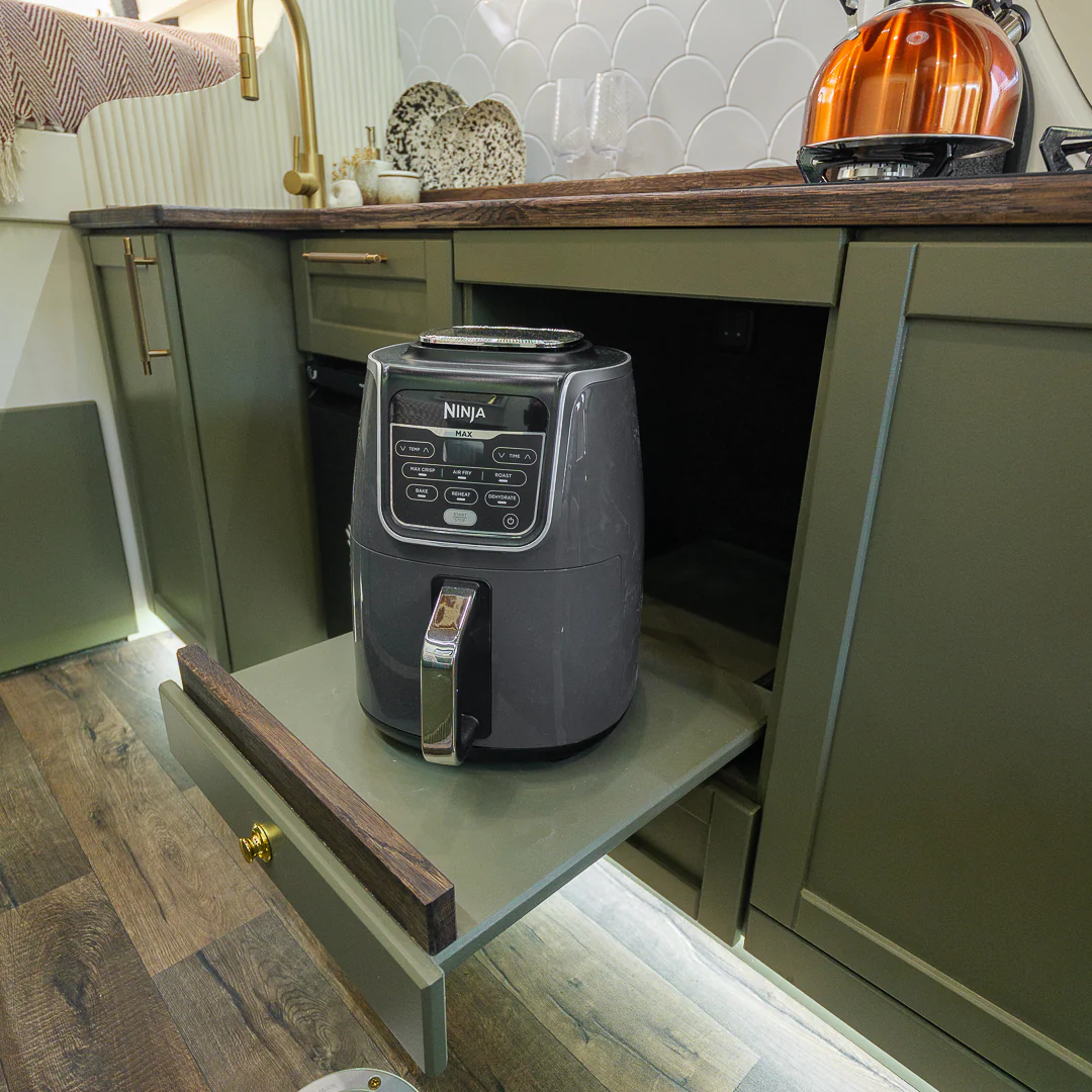 Nicola - Automatic Luxury Campervan - Image 8