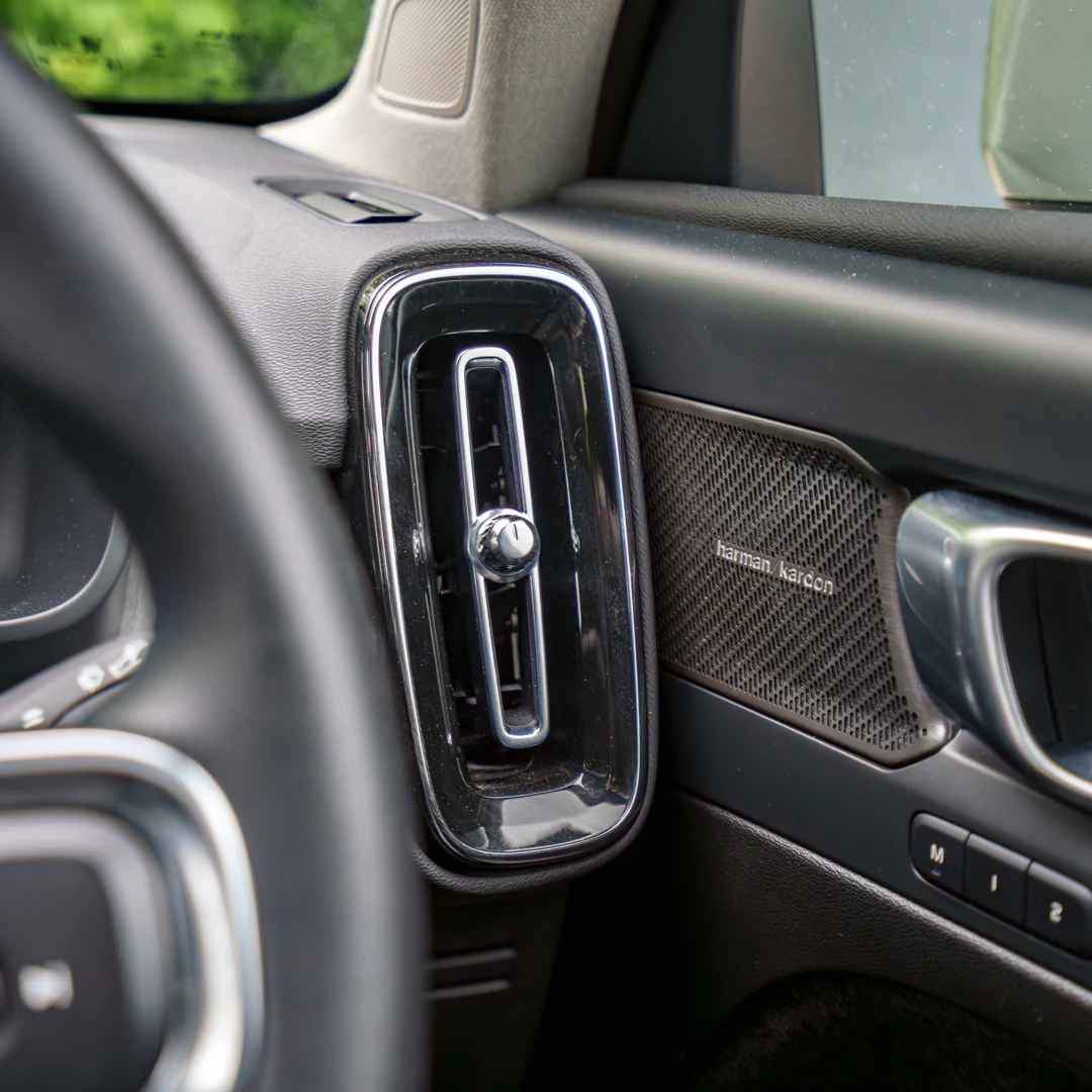 Volvo XC-40 - Image 20